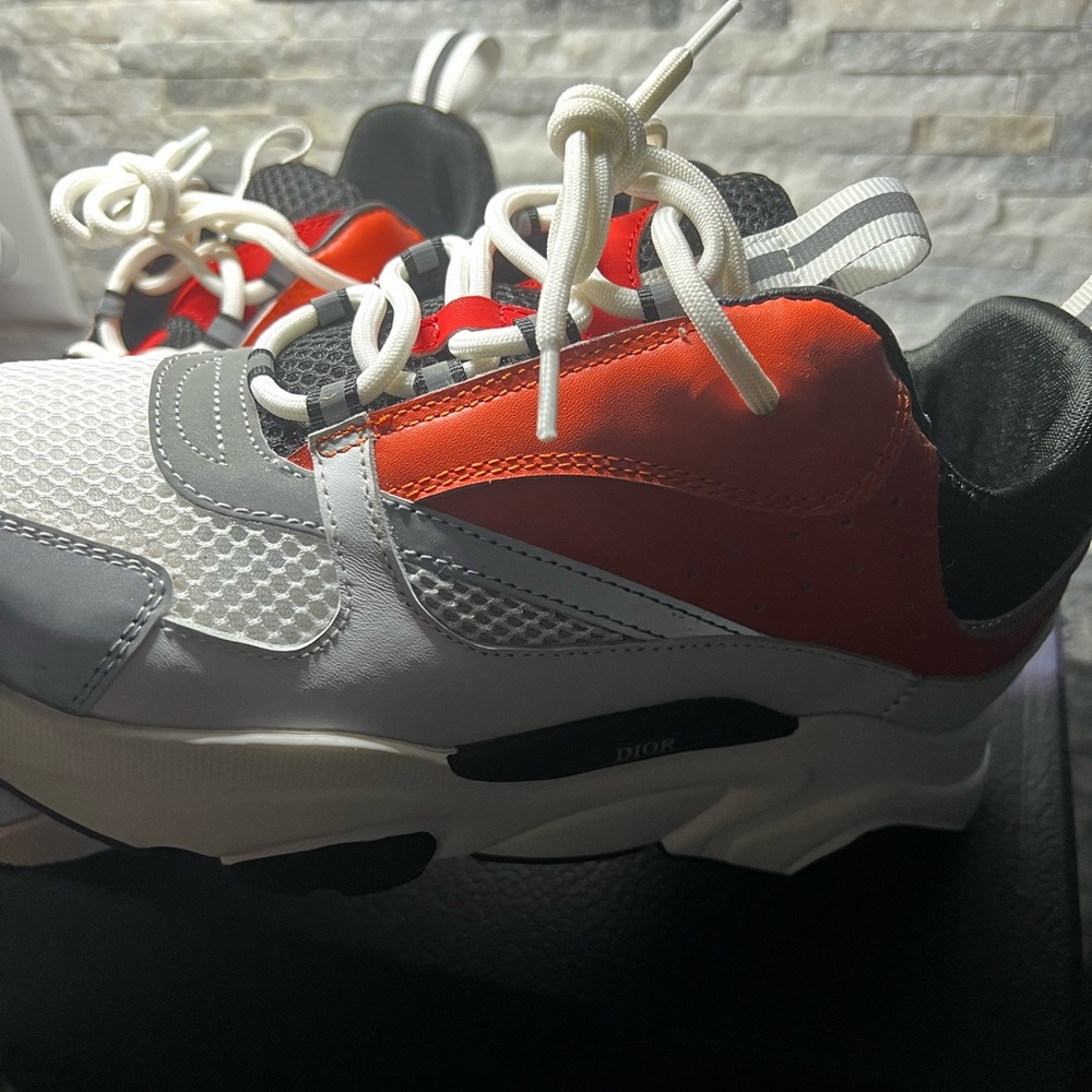 (Dior b22) Orange, Black, & White. - Picture 4 of 7